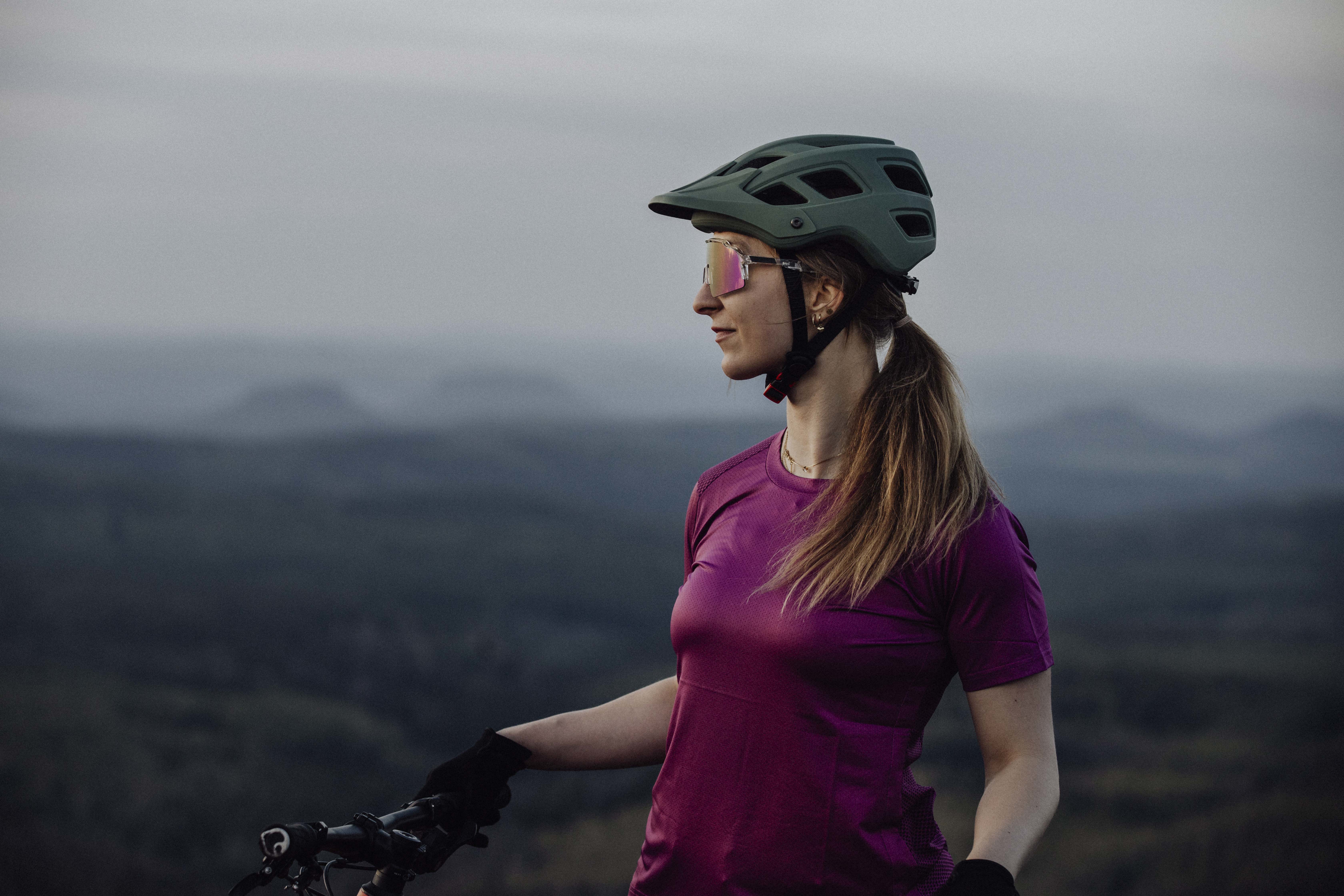 přilba FORCE IBEX MTB, zelená, matná S-M